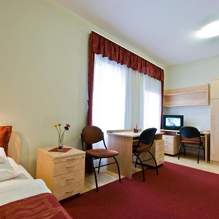 Hotel Kerpely Dunaújváros 외부 사진