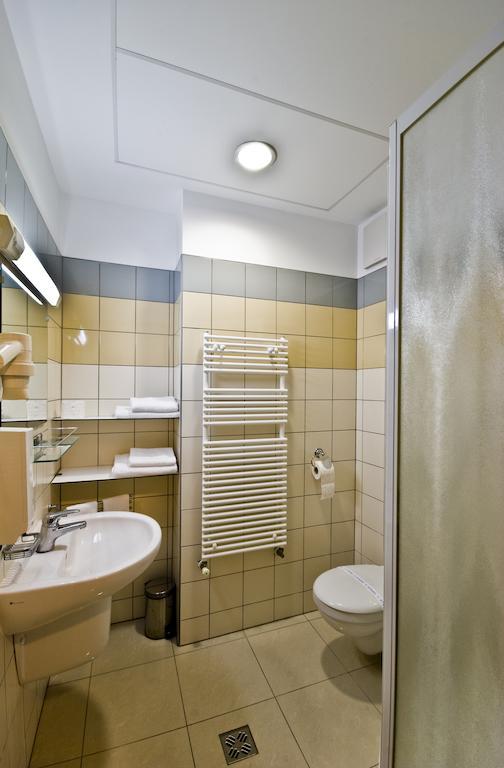 Hotel Kerpely Dunaújváros 객실 사진
