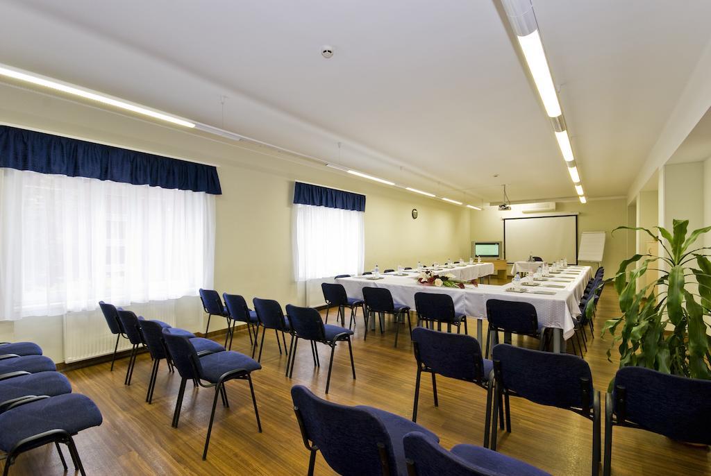 Hotel Kerpely Dunaújváros 외부 사진