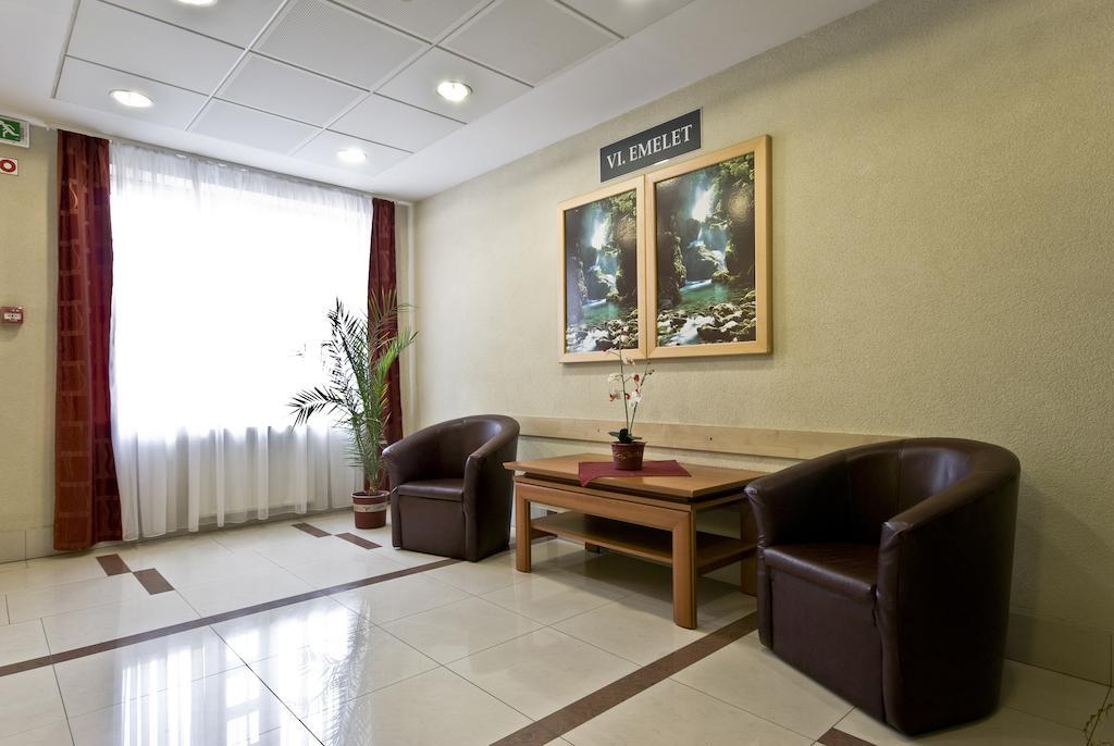 Hotel Kerpely Dunaújváros 외부 사진