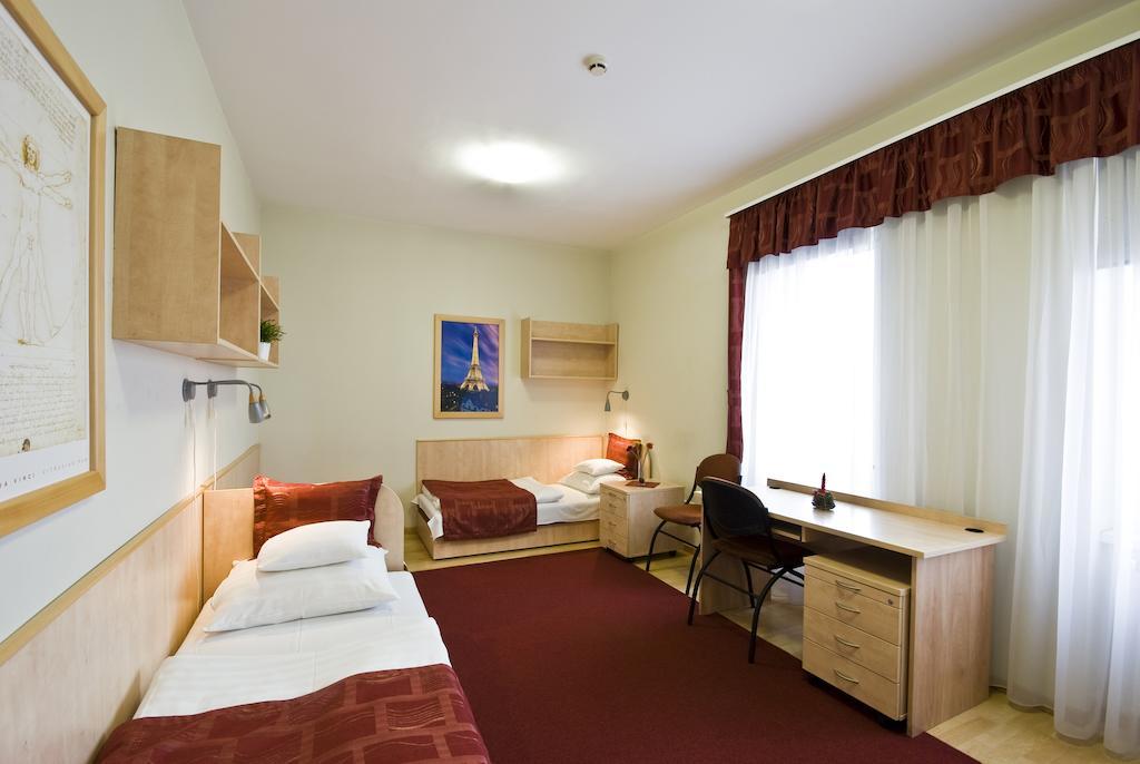 Hotel Kerpely Dunaújváros 객실 사진