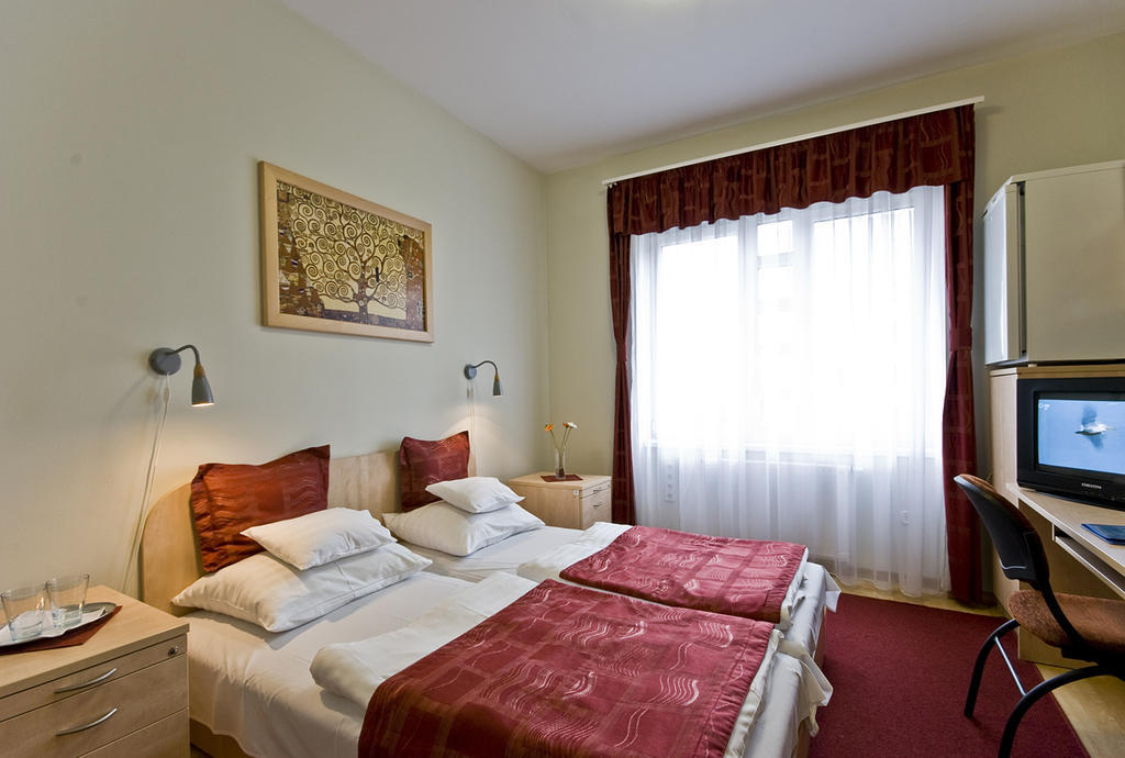 Hotel Kerpely Dunaújváros 외부 사진
